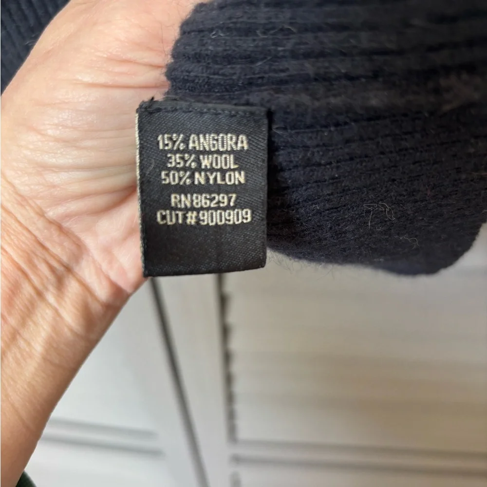 BCBGMaxAzria Cropped Fitted Angora and Wool V-neck Argyle Knit Sweater Vest - Picture 3 of 6